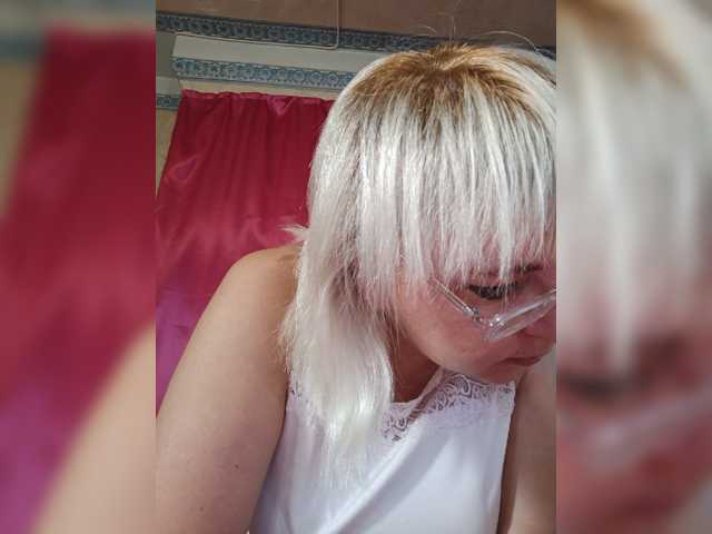 Vika211 live cam on BongaCams