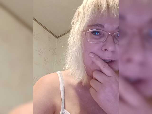Vika211 live cam on BongaCams