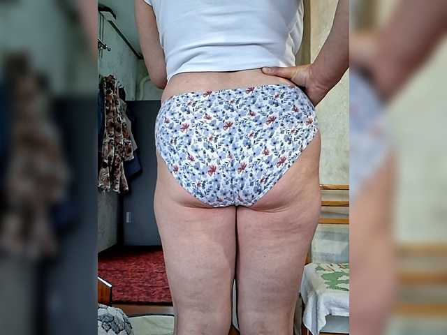 Vika211's BongaCams show and profile