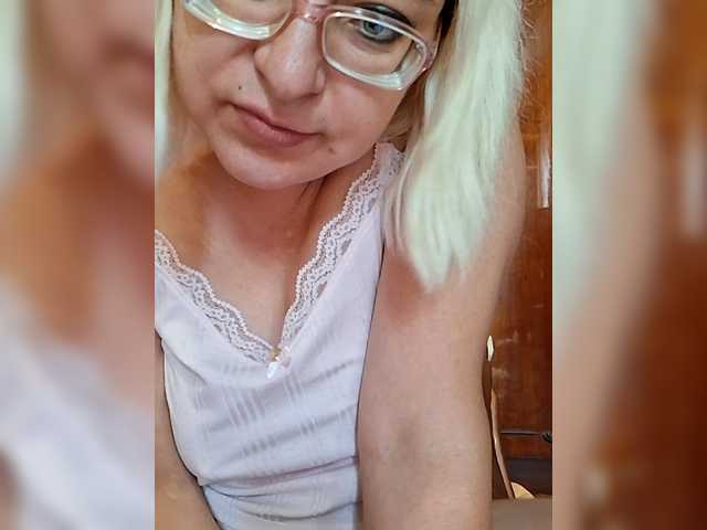 Vika211 live cam on BongaCams