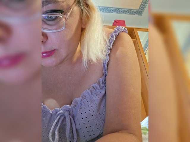 Vika211 live cam on BongaCams
