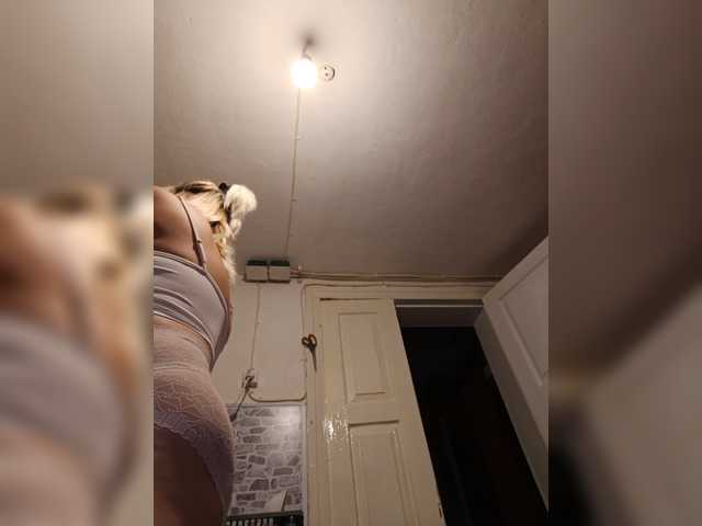 Vika211 live cam on BongaCams
