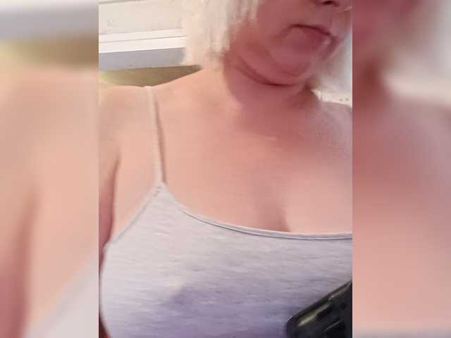 Vika211 live cam on BongaCams