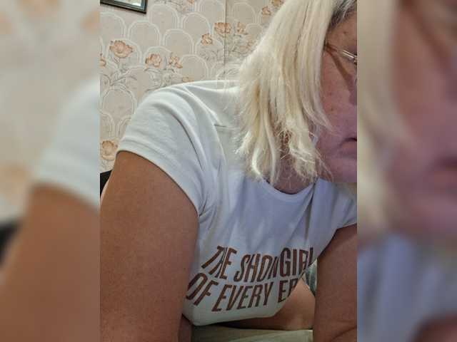 Vika211 live cam preview