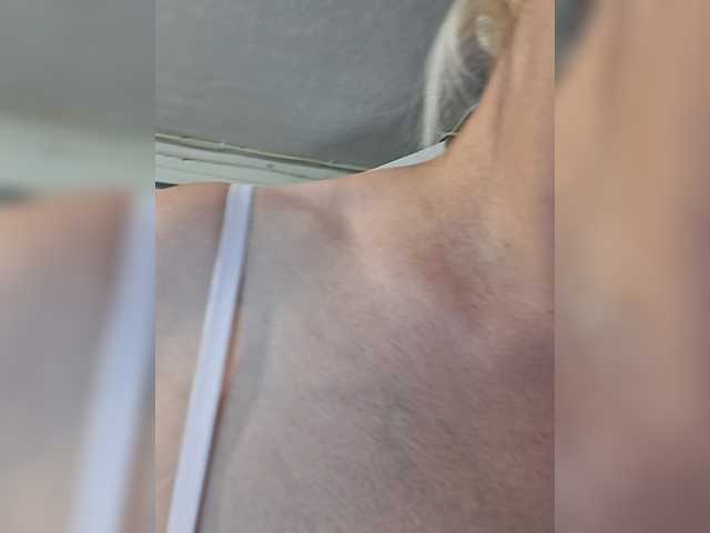 Vika211 live cam