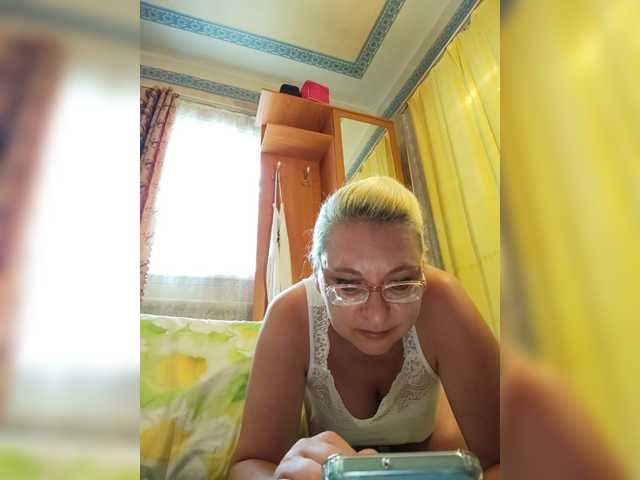 Vika211 live webcam show