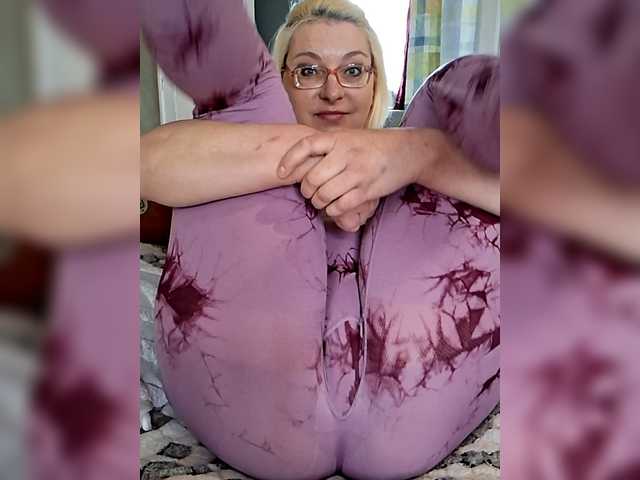 Vika211's BongaCams show and profile