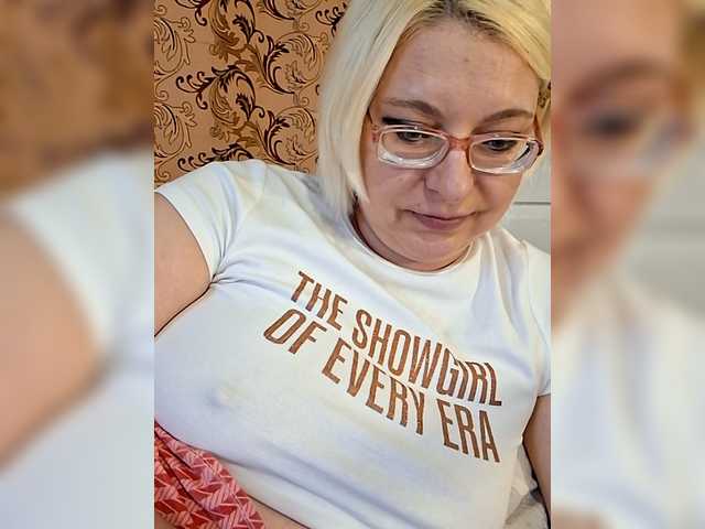 Vika211's BongaCams show and profile