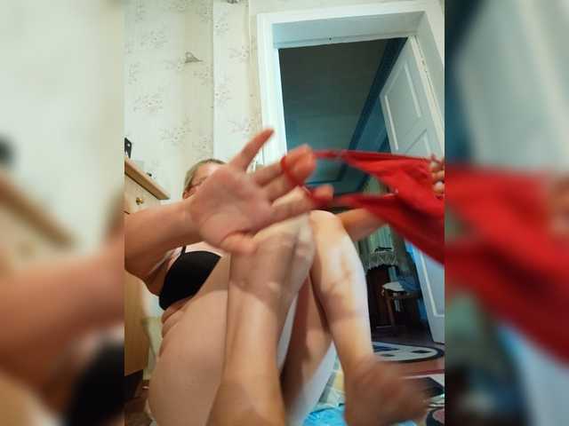 Vika211 live webcam show