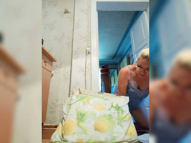 Vika211 live webcam show