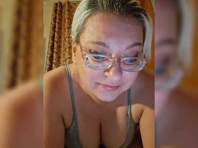 Vika211 live cam on BongaCams