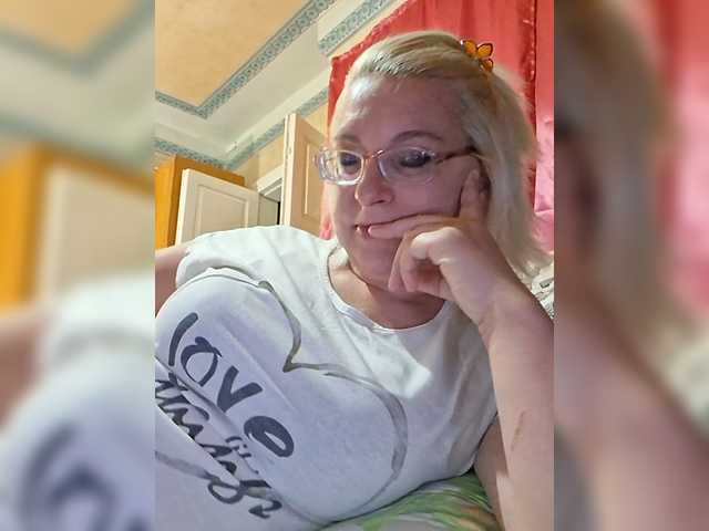 Vika211 live cam on BongaCams