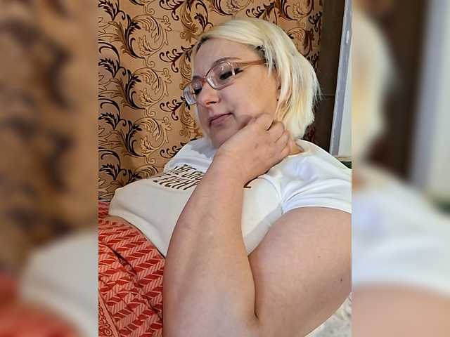 Vika211's BongaCams show and profile