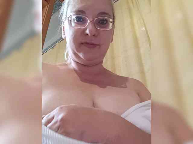 Vika211 webcam