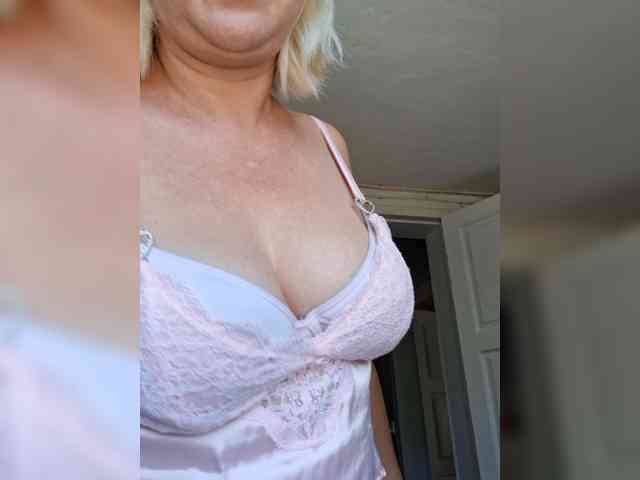Vika211 webcam
