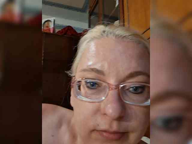 Vika211 webcam