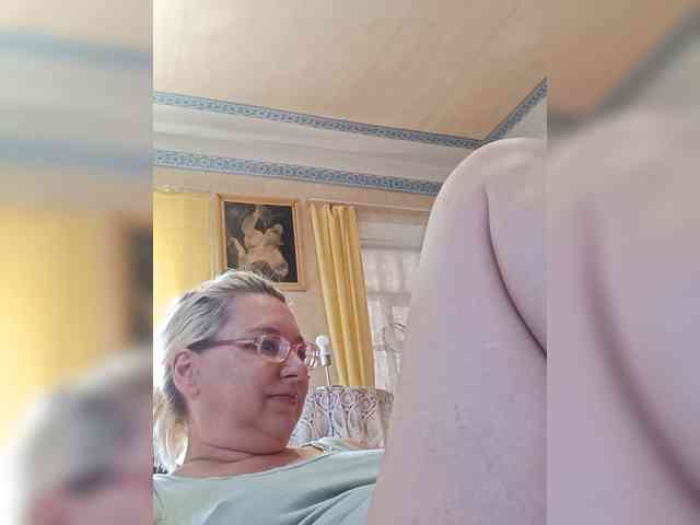 Vika211 webcam