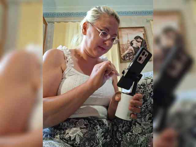 Vika211 webcam