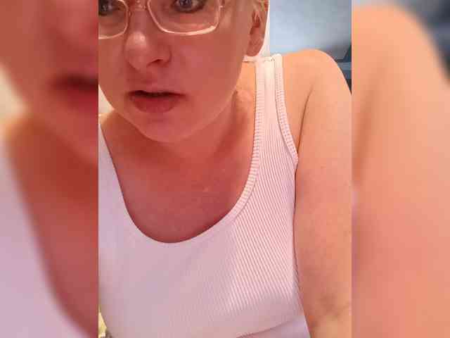 Vika211 webcam