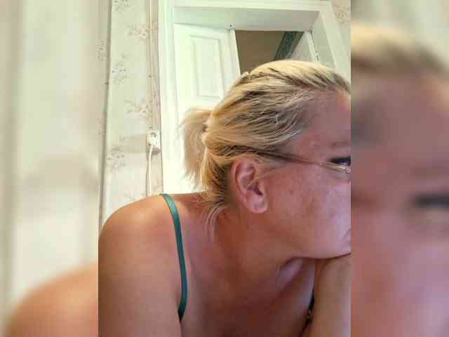 Vika211 webcam