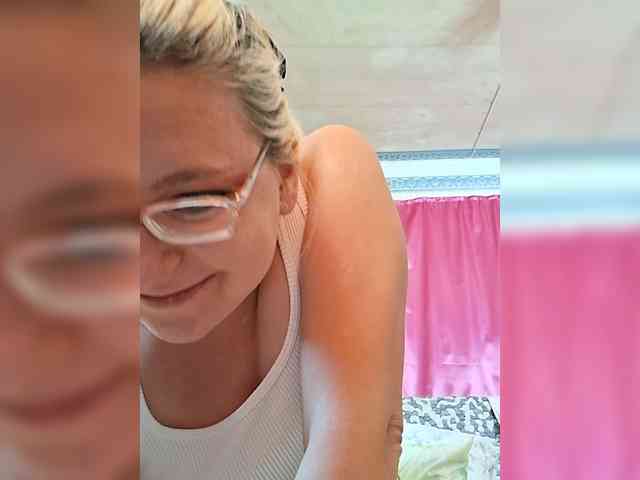 Vika211 webcam