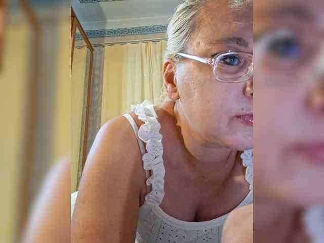 Vika211 webcam