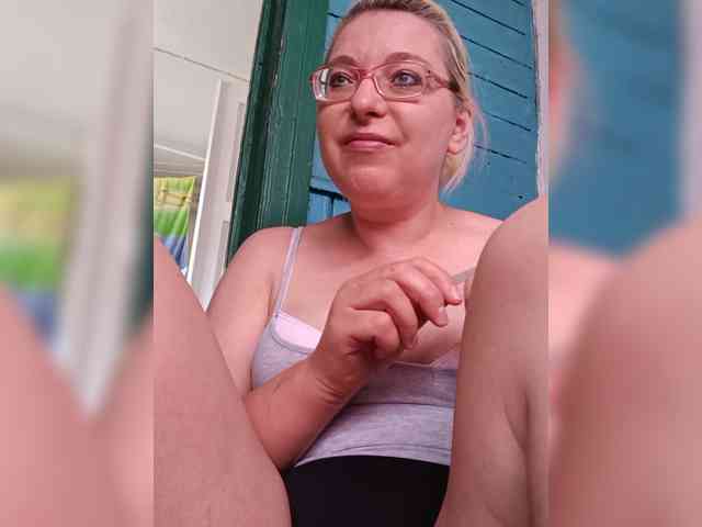 Vika211 webcam