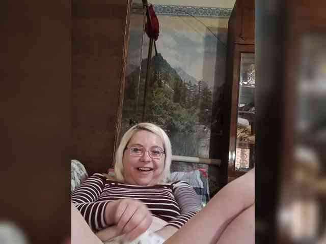 Ten model jest teraz na żywo. Vika211