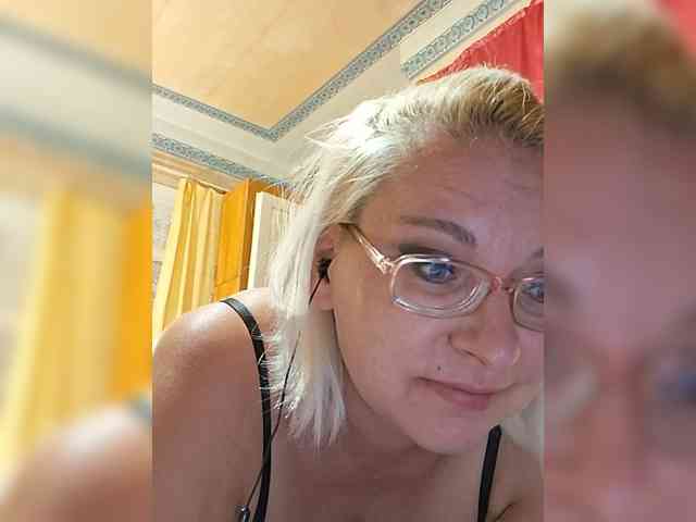 Vika211 Sex Cam Show