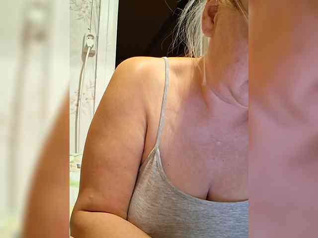Vika211 webcam