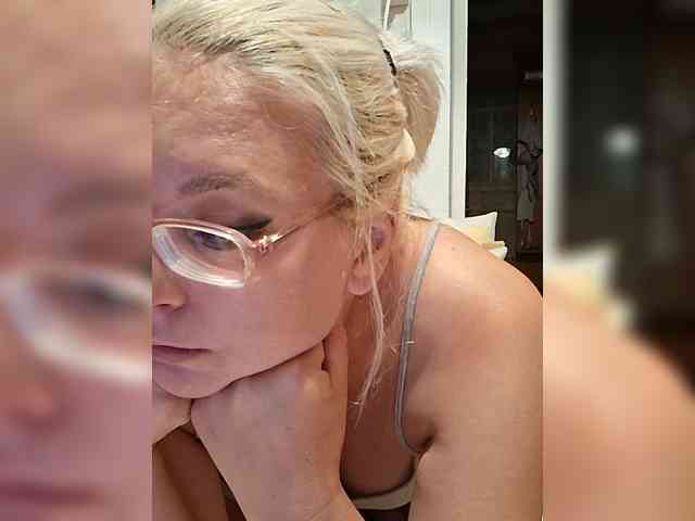 Vika211 webcam