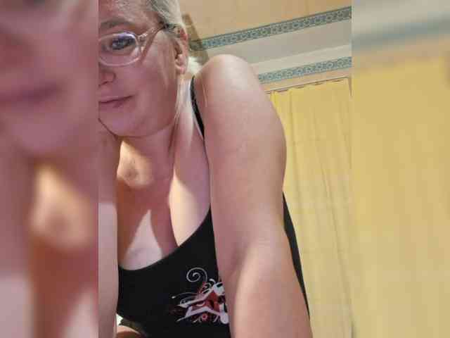 Vika211 webcam