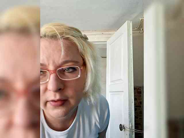 Vika211 Live Webcam on BongaCams