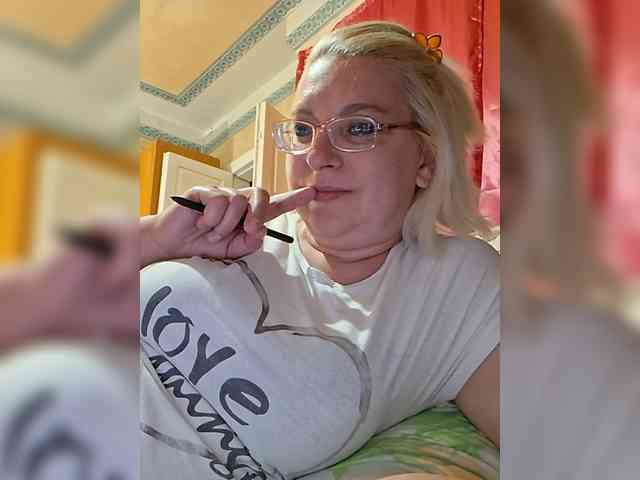 Vika211 webcam