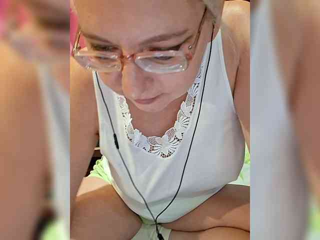 Vika211 webcam