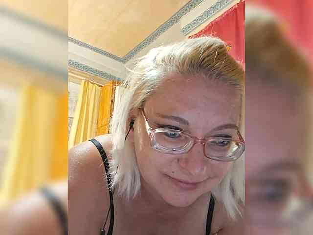 Vika211 webcam