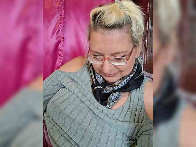 Vika211 webcam