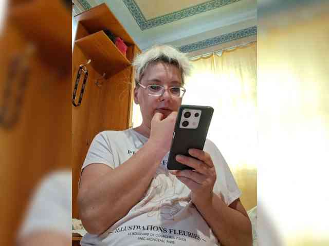 Vika211 webcam