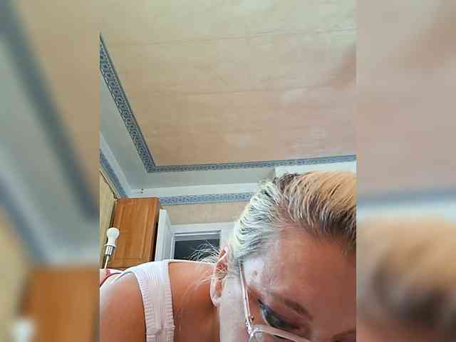 Vika211 webcam