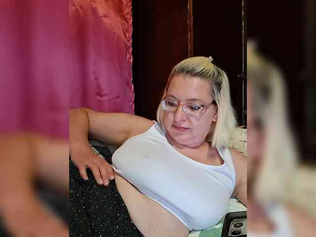 Vika211 webcam
