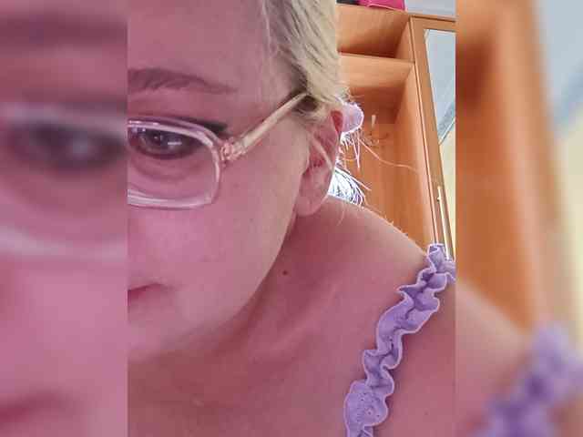 Vika211 webcam