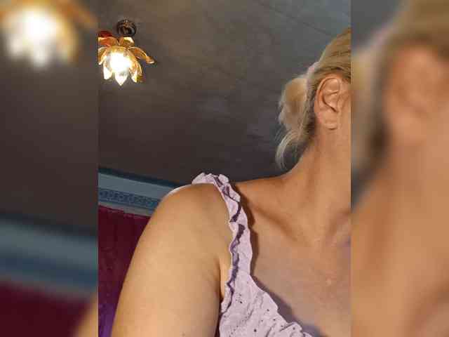 Vika211 webcam