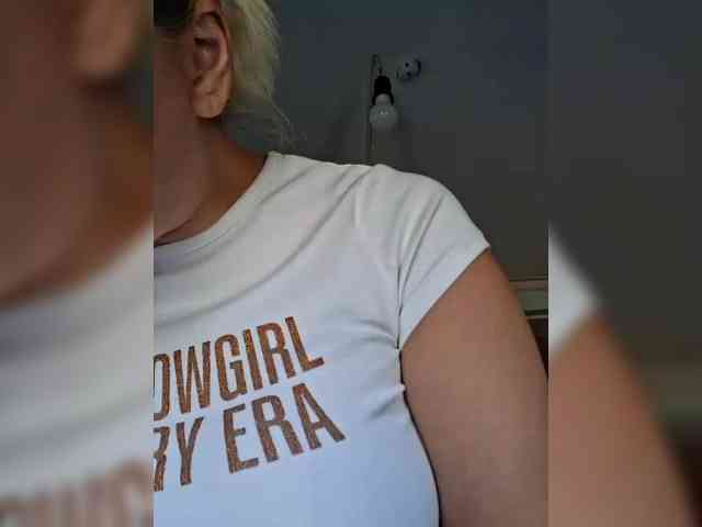 Vika211 webcam