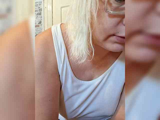 Vika211 webcam