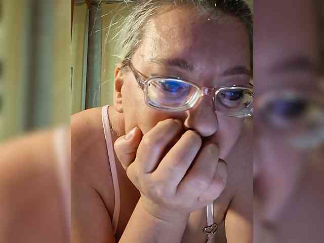 Vika211 webcam
