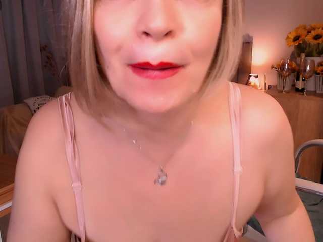 Tilly-Eliot live cam on BongaCams
