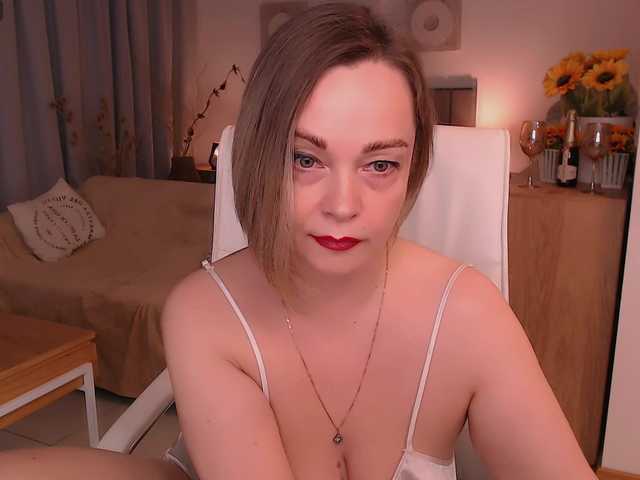 Tilly-Eliot live webcam show