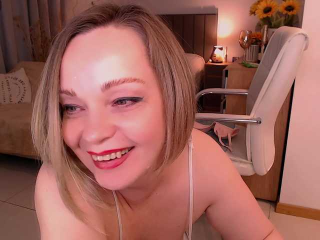 Tilly-Eliot live cam on BongaCams