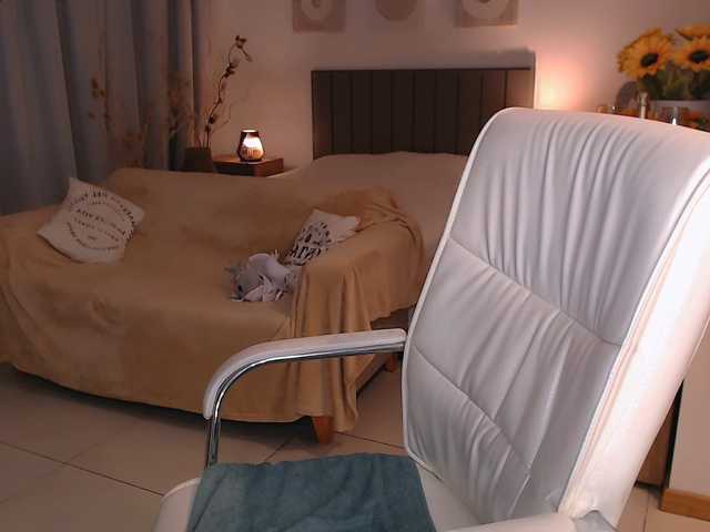 Tilly-eliot live cam