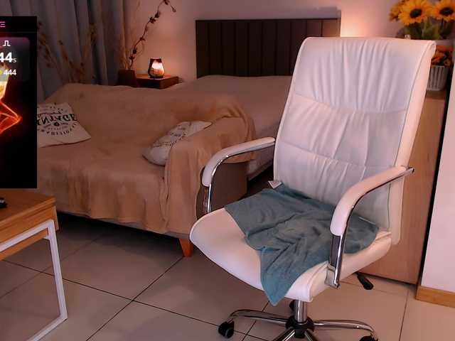 Tilly-Eliot live cam on BongaCams